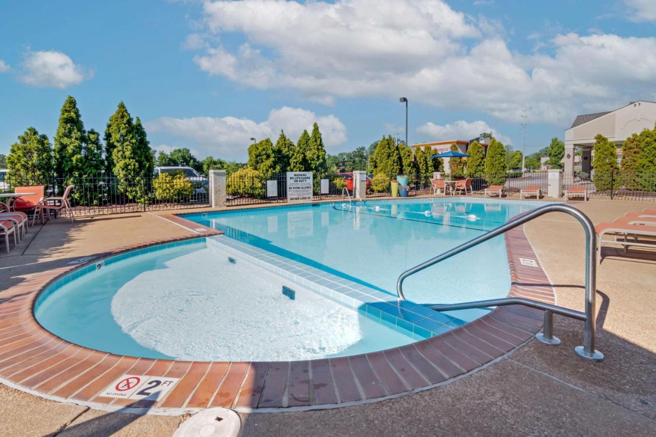 موتيل Windsor Springs بيست ويسترن كيركوود إن المظهر الخارجي الصورة