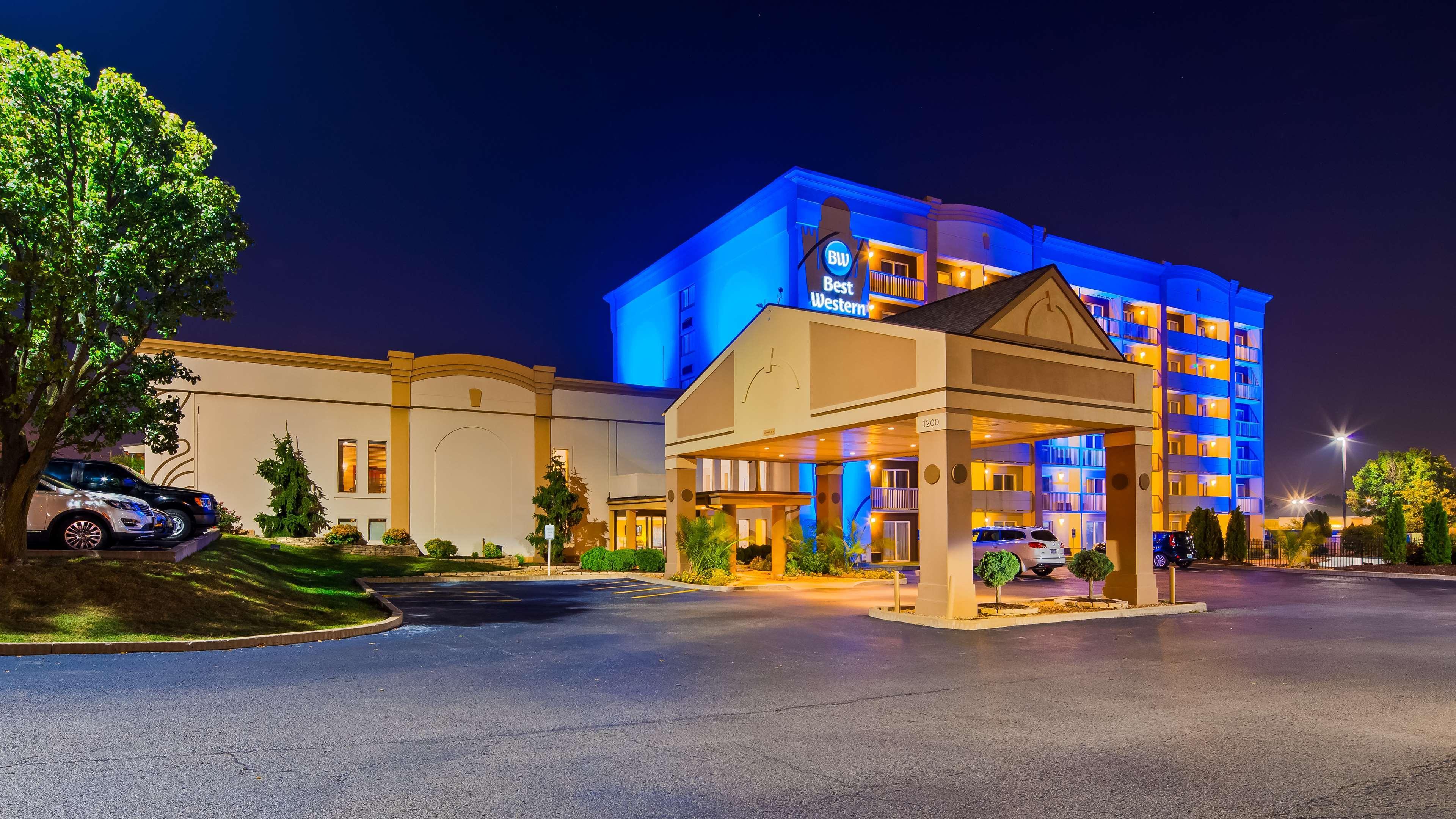موتيل Windsor Springs بيست ويسترن كيركوود إن المظهر الخارجي الصورة